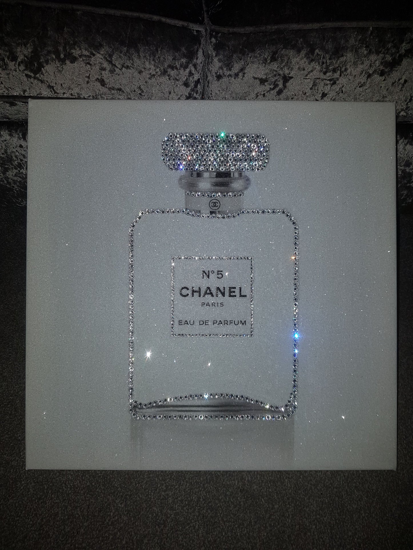 White Chanel No5 Perfume Bottle Glitter Canvas Wall Art – Luxury Customizable Artwork, Available in Various Sizes and Colours